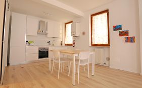 Licia Flat - Arena